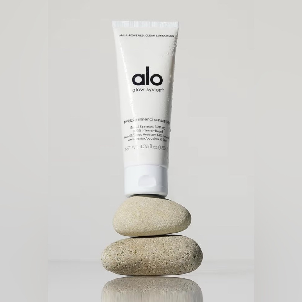 ALO Yoga Invisible Mineral Body SPF 30